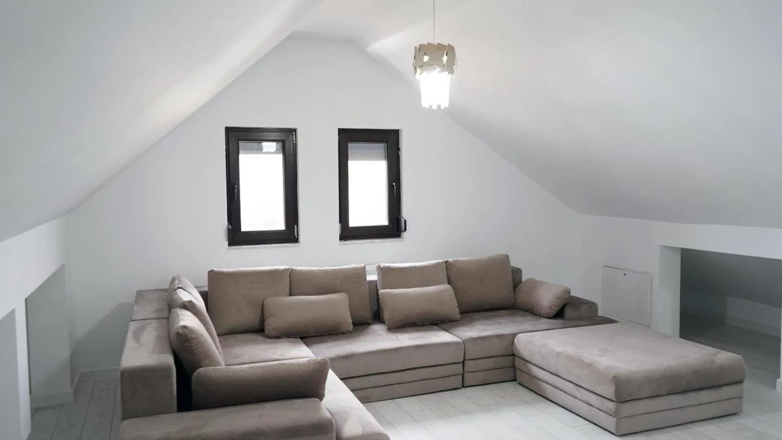 וילה בוקרשט Eva Home